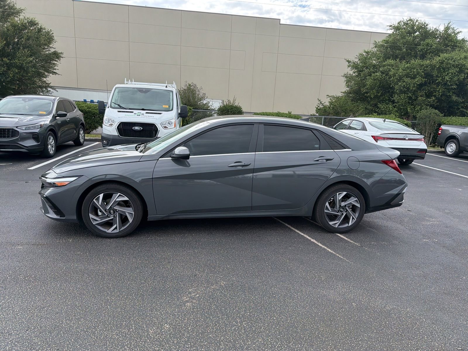 Used 2025 Hyundai Elantra SEL FWD image 15