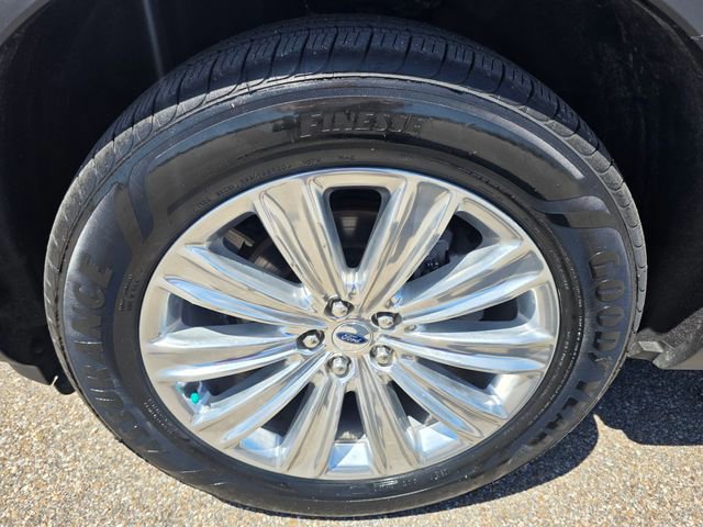 Certified 2022 Ford Explorer Limited w/ Limited Technology Package AWD/4WD image 12