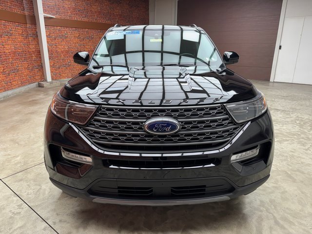 Certified 2022 Ford Explorer XLT w/ Equipment Group 202A image 9