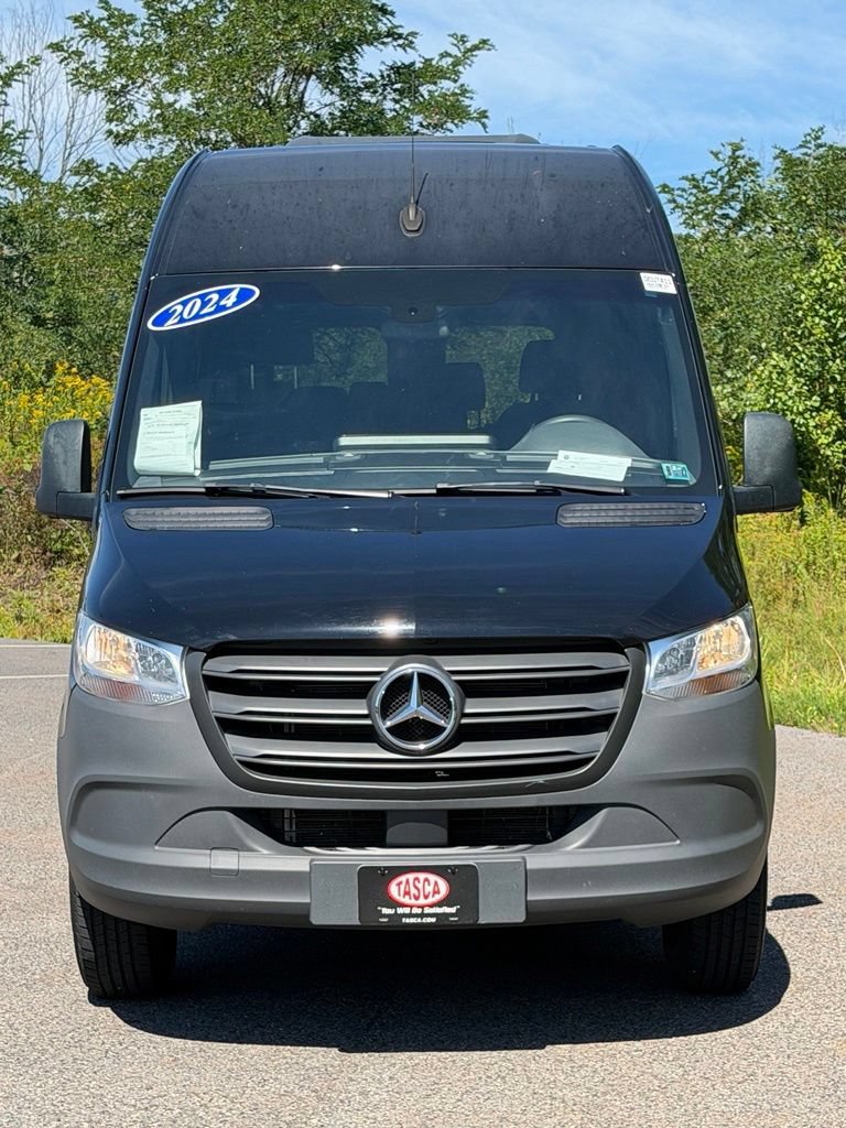 Used 2024 Mercedes-Benz Sprinter 2500 image 19