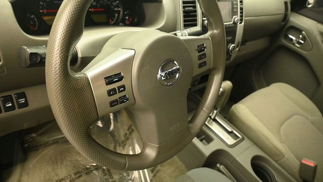 Used 2018 Nissan Frontier SV AWD/4WD image 16