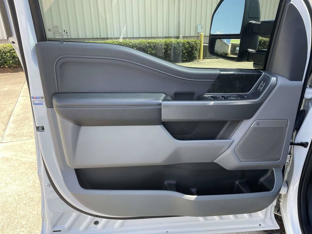 Certified 2023 Ford F250 XLT w/ Black Appearance Package AWD/4WD image 14