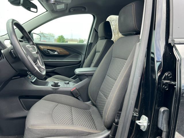 Used 2021 GMC Terrain SLE w/ Driver Convenience Package image 3