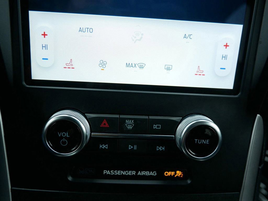 Certified 2024 Ford Edge SEL image 25