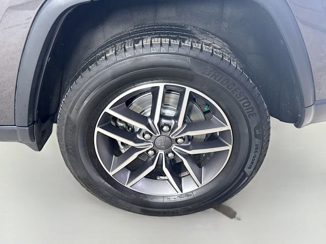 Used 2021 Jeep Grand Cherokee Limited image 32