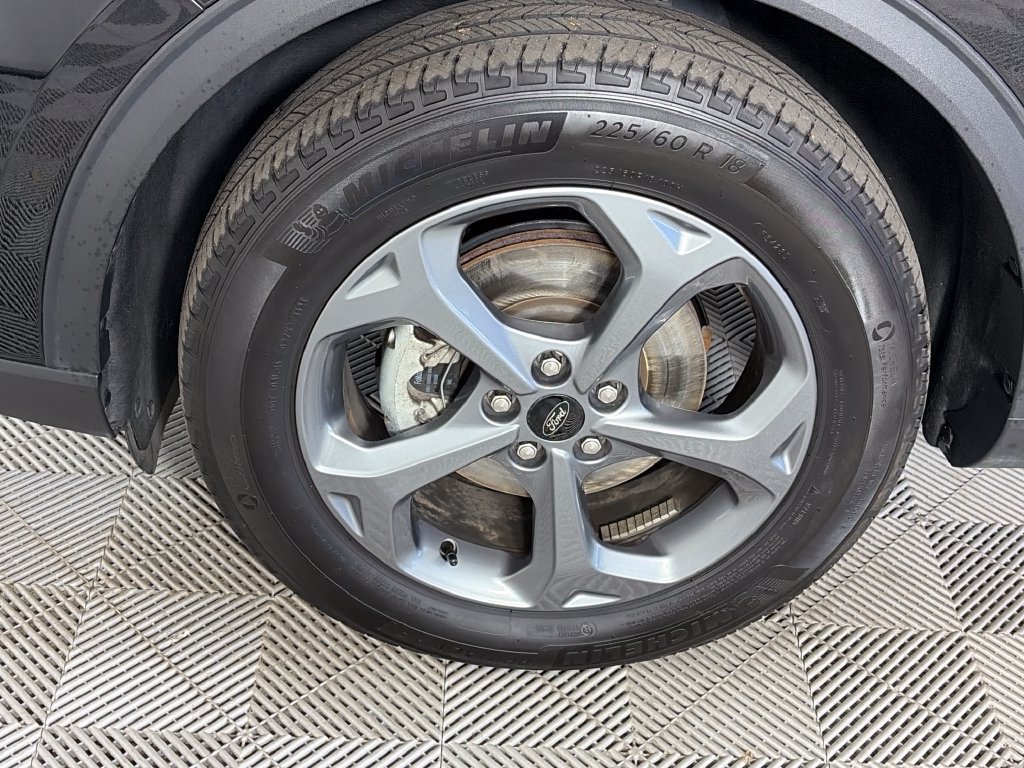 Certified 2025 Ford Escape ST-Line Select AWD/4WD image 8