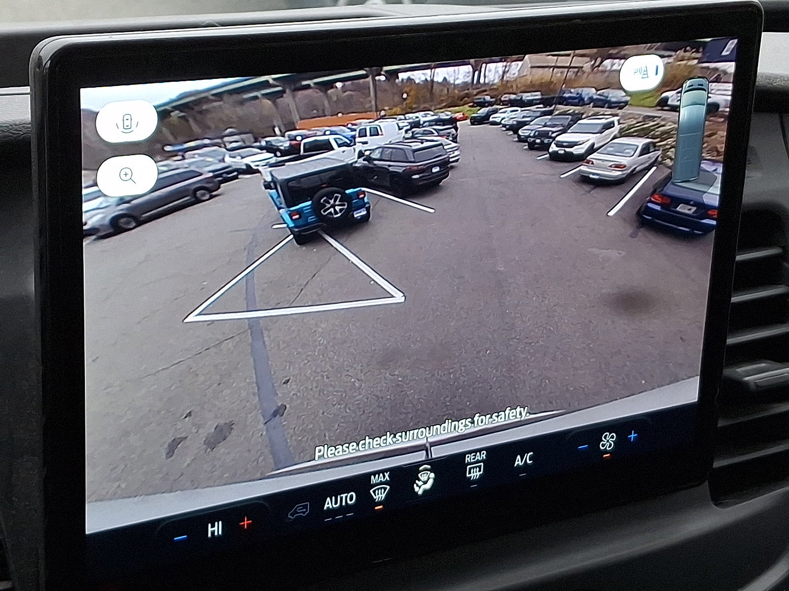 Certified 2022 Ford E-Transit image 24