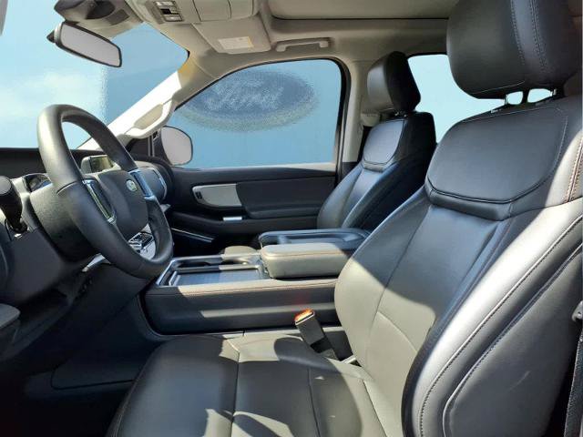 Certified 2025 Ford Expedition Active AWD/4WD image 30