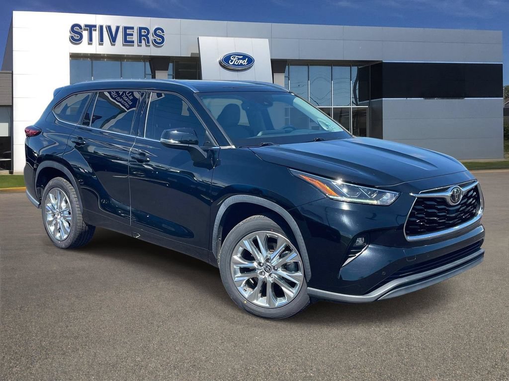 Used 2021 Toyota Highlander Limited FWD image 1