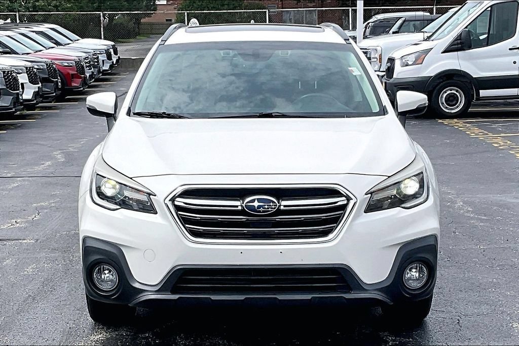 Used 2019 Subaru Outback 2.5i Touring AWD/4WD image 2
