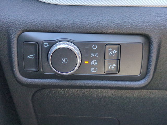 Certified 2020 Ford Explorer XLT w/ Equipment Group 202A RWD image 18