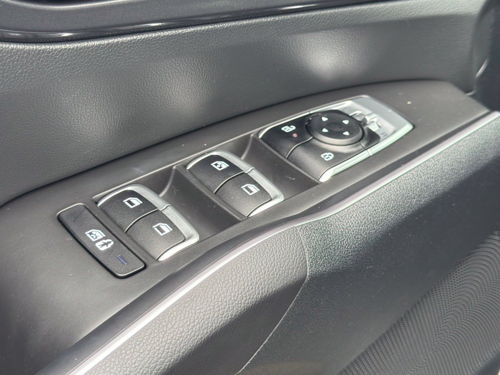 Used 2025 Kia Sorento S w/ Panoramic Sunroof Package FWD image 23