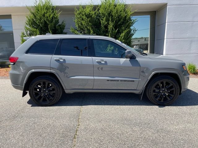 Used 2022 Jeep Grand Cherokee Laredo X AWD/4WD image 5