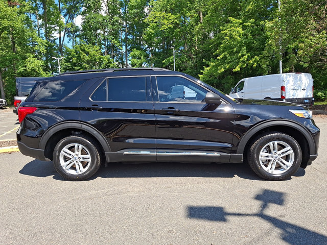 Certified 2023 Ford Explorer XLT w/ Equipment Group 202A AWD/4WD image 12