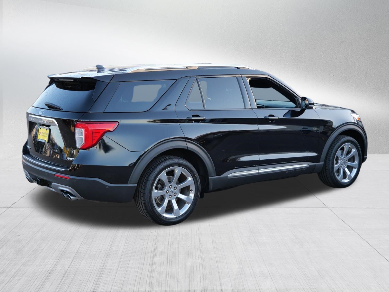 Certified 2020 Ford Explorer Platinum w/ Premium Technology Package AWD/4WD image 7