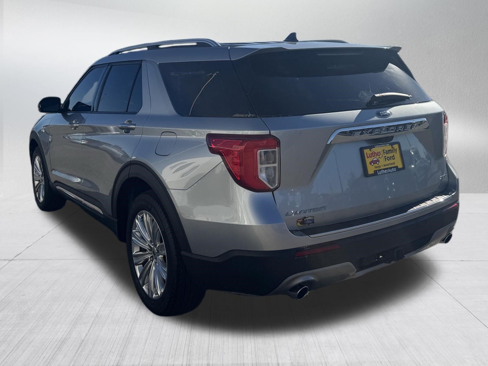 Certified 2024 Ford Explorer Limited w/ Limited Technology Package AWD/4WD image 3