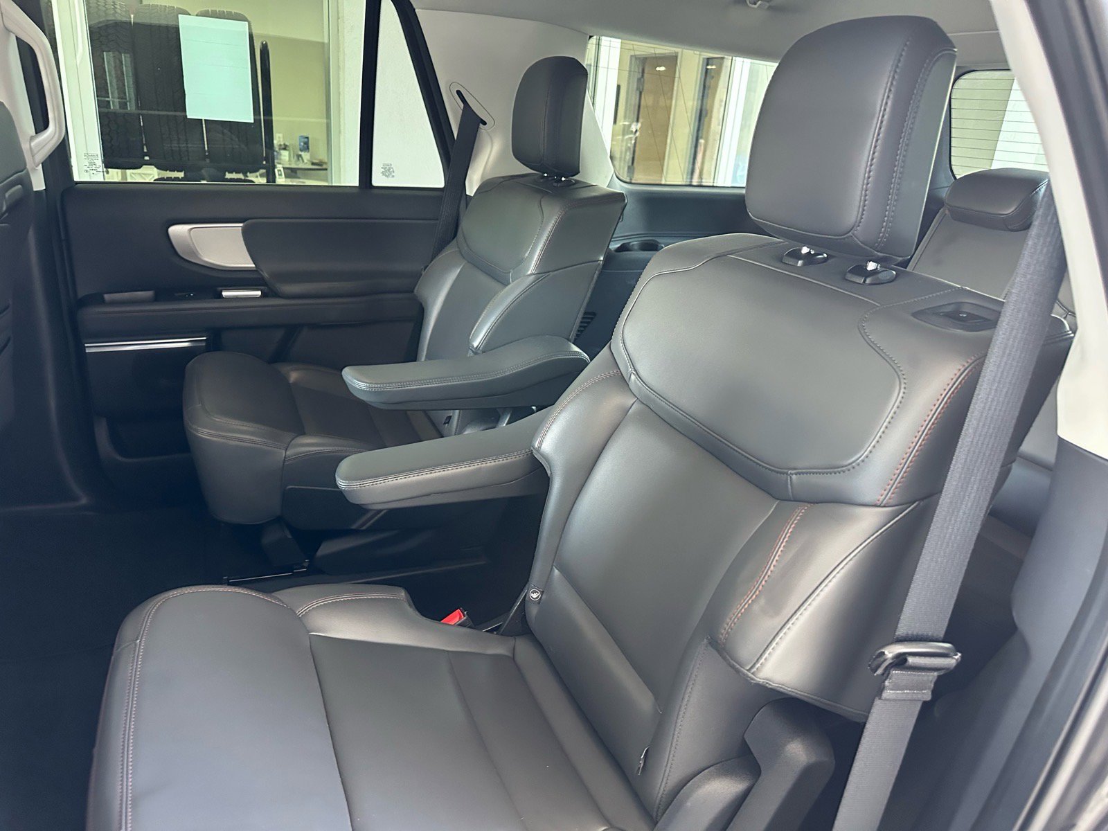 Certified 2025 Ford Expedition Active AWD/4WD image 26