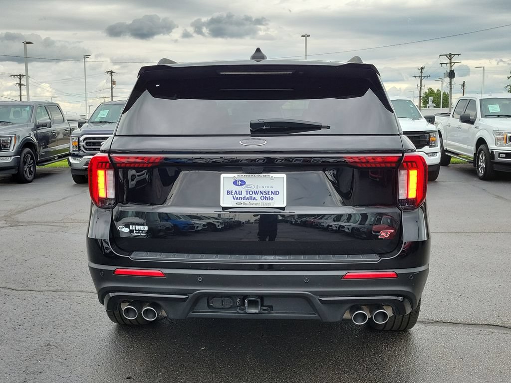Certified 2025 Ford Explorer ST AWD/4WD image 5