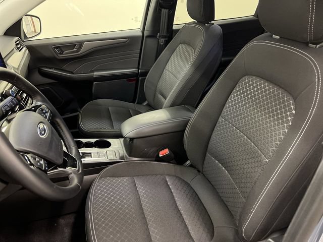 Certified 2025 Ford Escape Active w/ Cold Weather Package AWD/4WD image 4