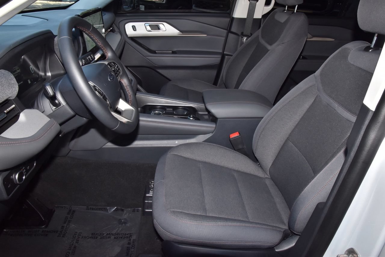 Certified 2026 Ford Explorer Active RWD image 13