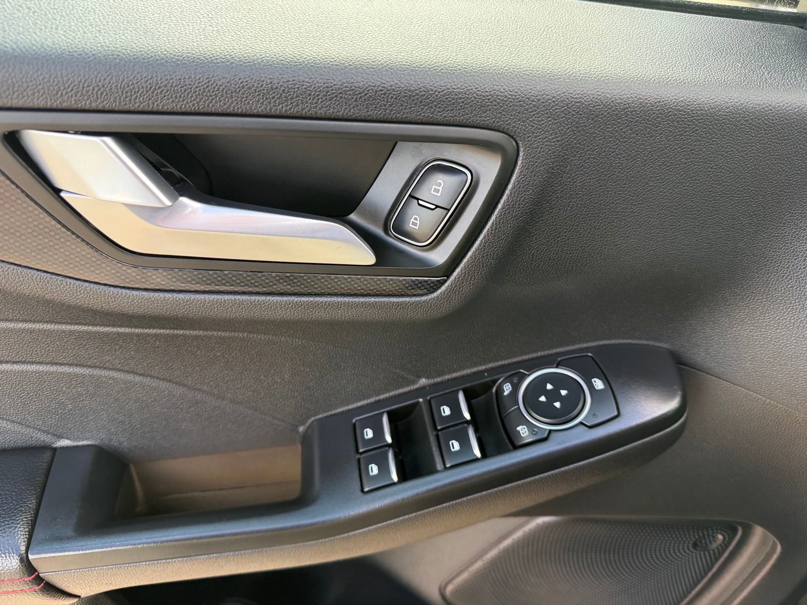 Certified 2025 Ford Escape ST-Line Select AWD/4WD image 14