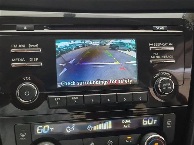 Used 2017 Nissan Rogue SV AWD/4WD image 13