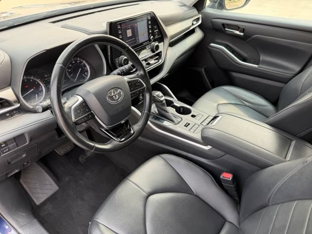 Used 2020 Toyota Highlander XLE AWD/4WD image 13
