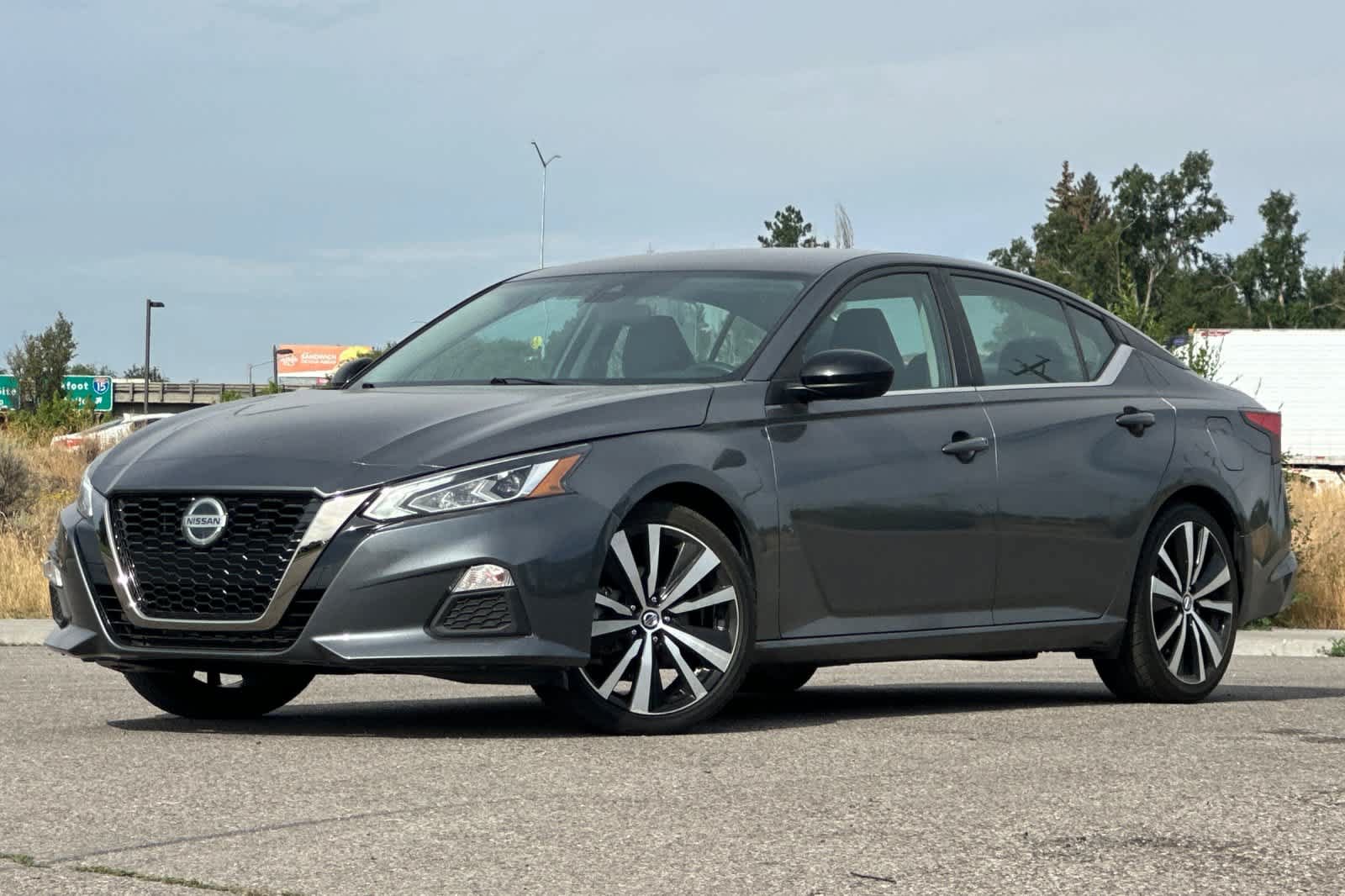 Used 2021 Nissan Altima 2.5 SR FWD image 1