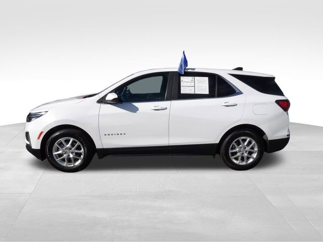Used 2022 Chevrolet Equinox LT w/ Driver Convenience Package image 4