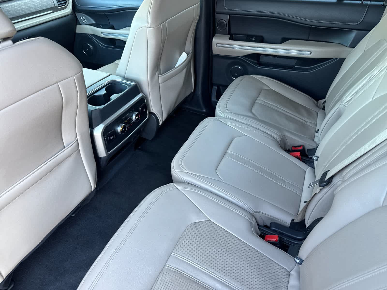 Certified 2024 Ford Expedition Max Limited AWD/4WD image 4