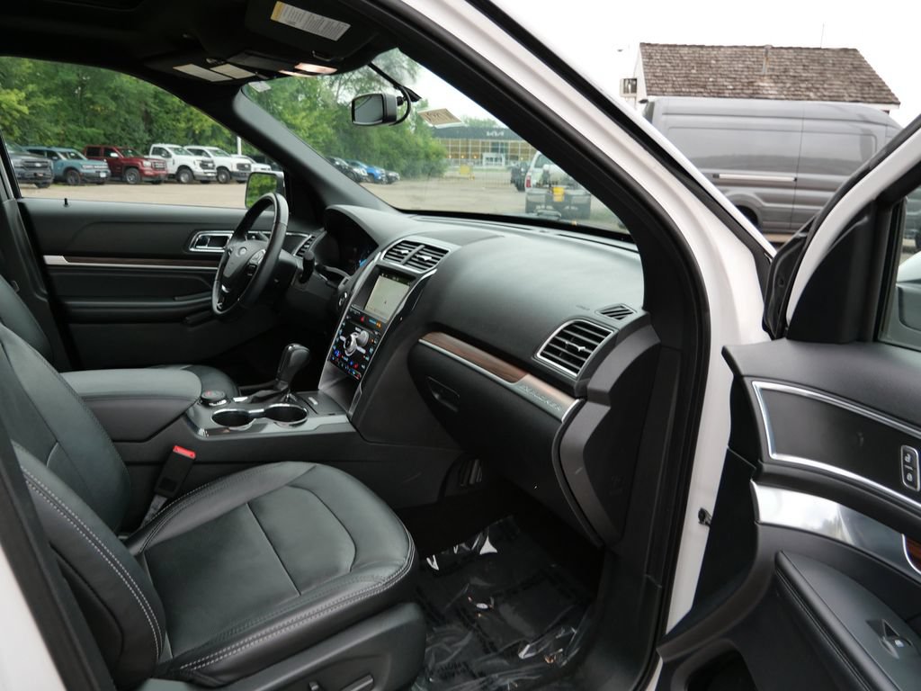 Certified 2019 Ford Explorer Limited w/ Class III Trailer Tow Package AWD/4WD image 11