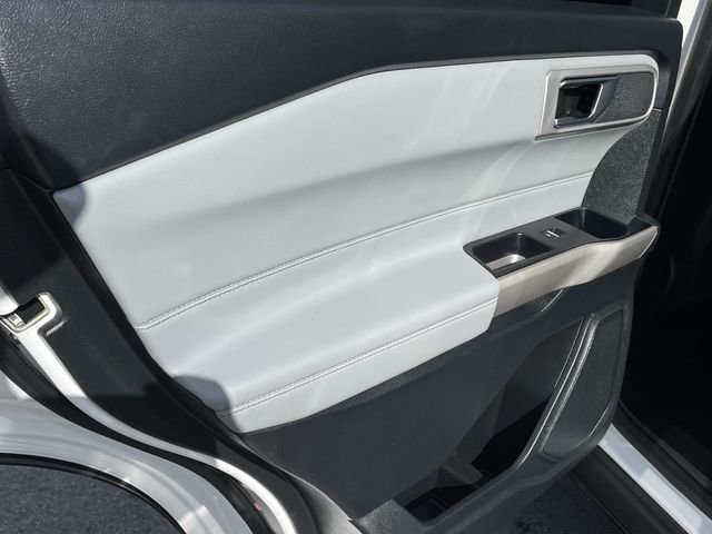 Certified 2023 Ford Explorer XLT w/ Equipment Group 202A AWD/4WD image 32