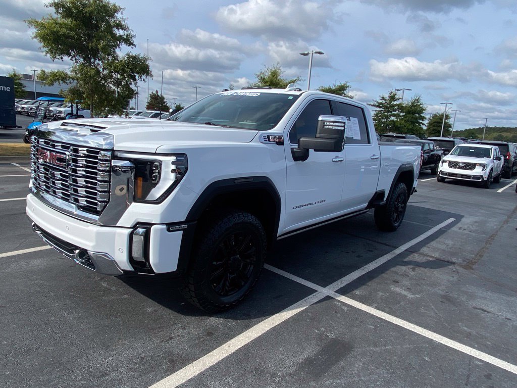 Used 2025 GMC Sierra 2500 Denali w/ Denali Reserve Package AWD/4WD image 3