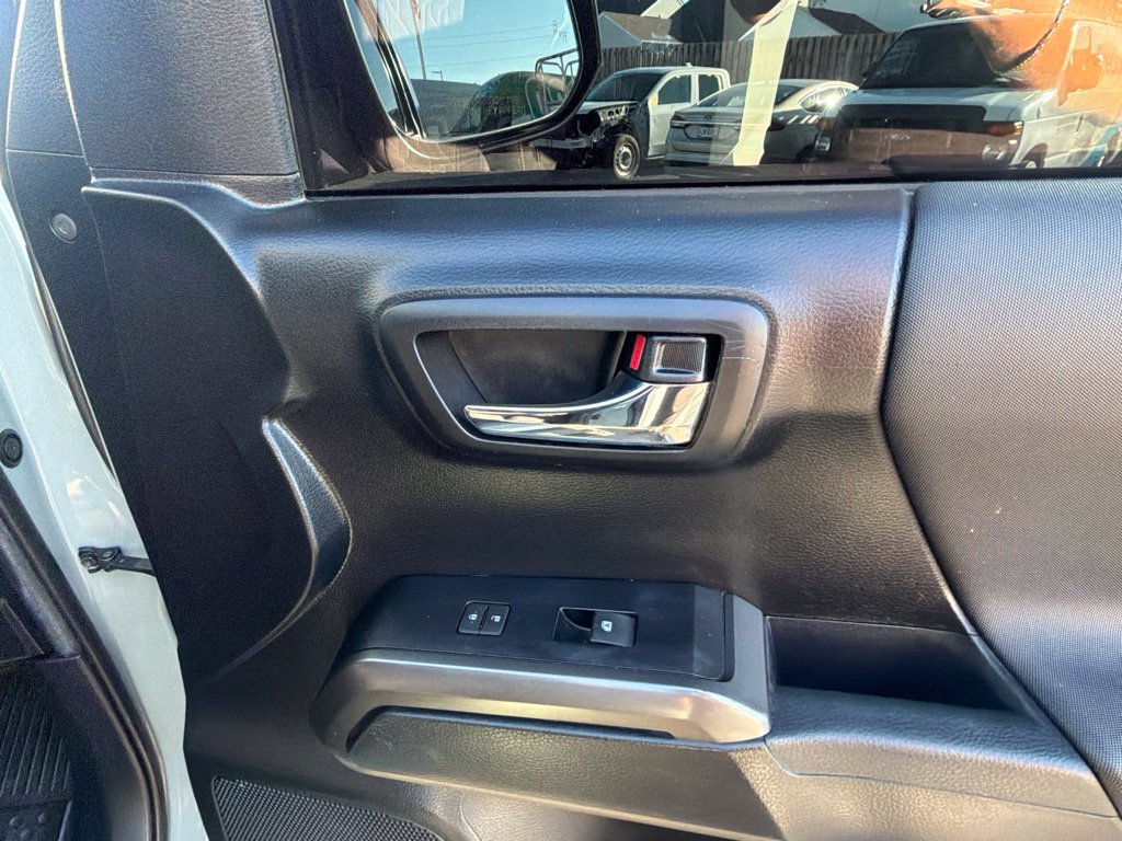 Used 2022 Toyota Tacoma TRD Sport w/ Technology Package RWD image 42
