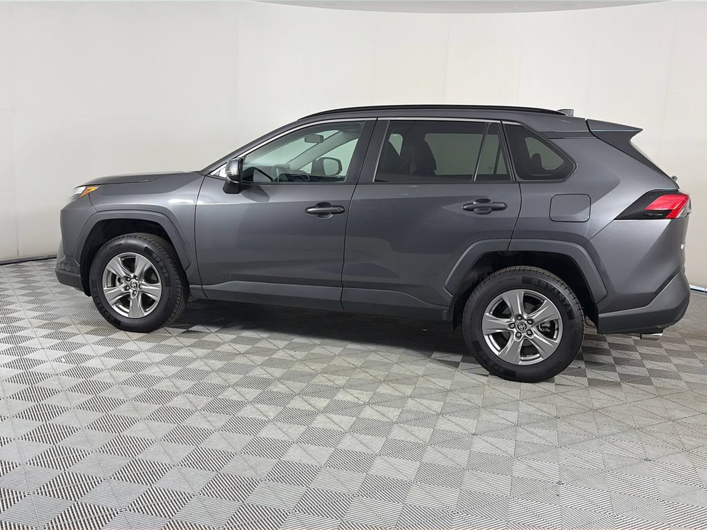 Used 2024 Toyota RAV4 XLE AWD/4WD image 4