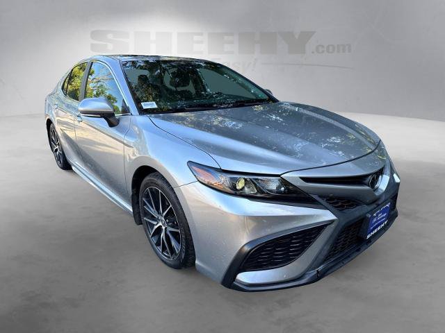 Used 2022 Toyota Camry SE w/ Cold Weather Package FWD image 2