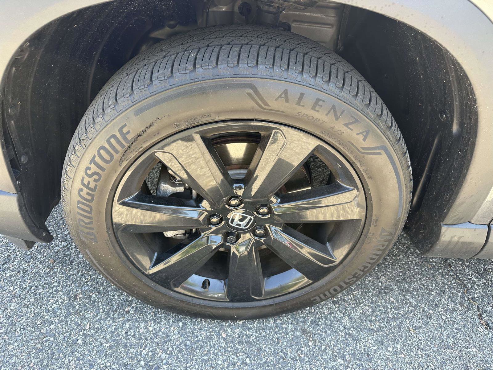 Used 2025 Honda Pilot Black Edition image 8