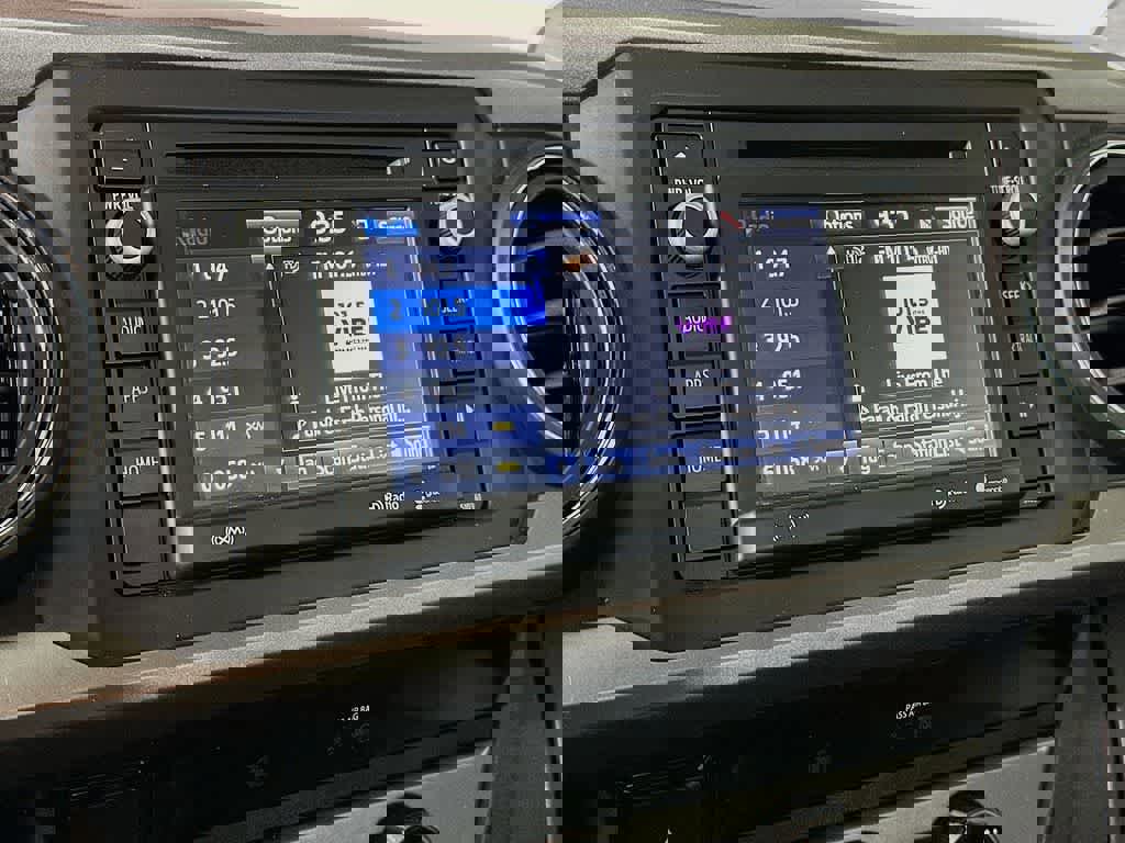 Used 2018 Toyota Tacoma SR5 RWD image 19