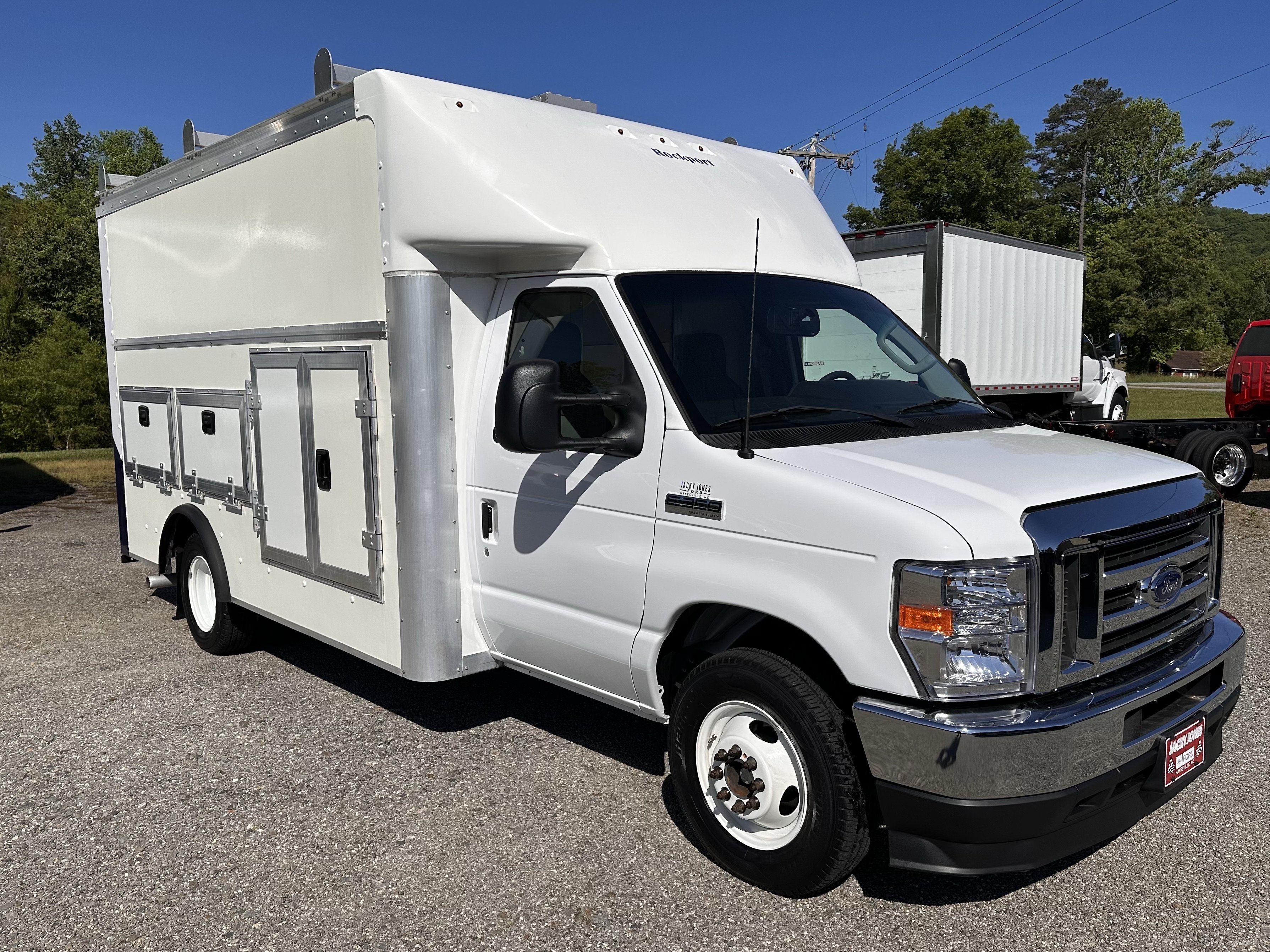 Certified 2023 Ford E-350 and Econoline 350 Super Duty w/ Power Windows & Locks Group RWD image 4
