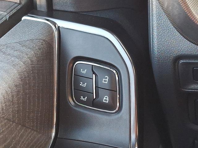 Certified 2022 Ford F150 Platinum w/ Equipment Group 701A High image 24