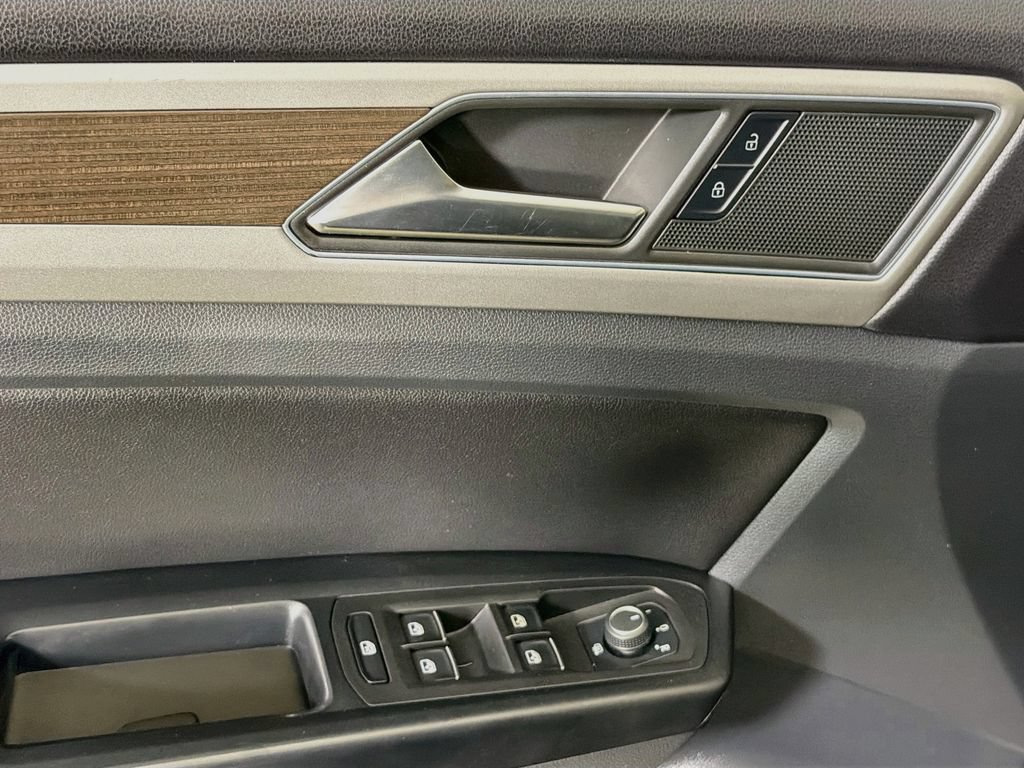Used 2019 Volkswagen Atlas SEL R-Line FWD image 23
