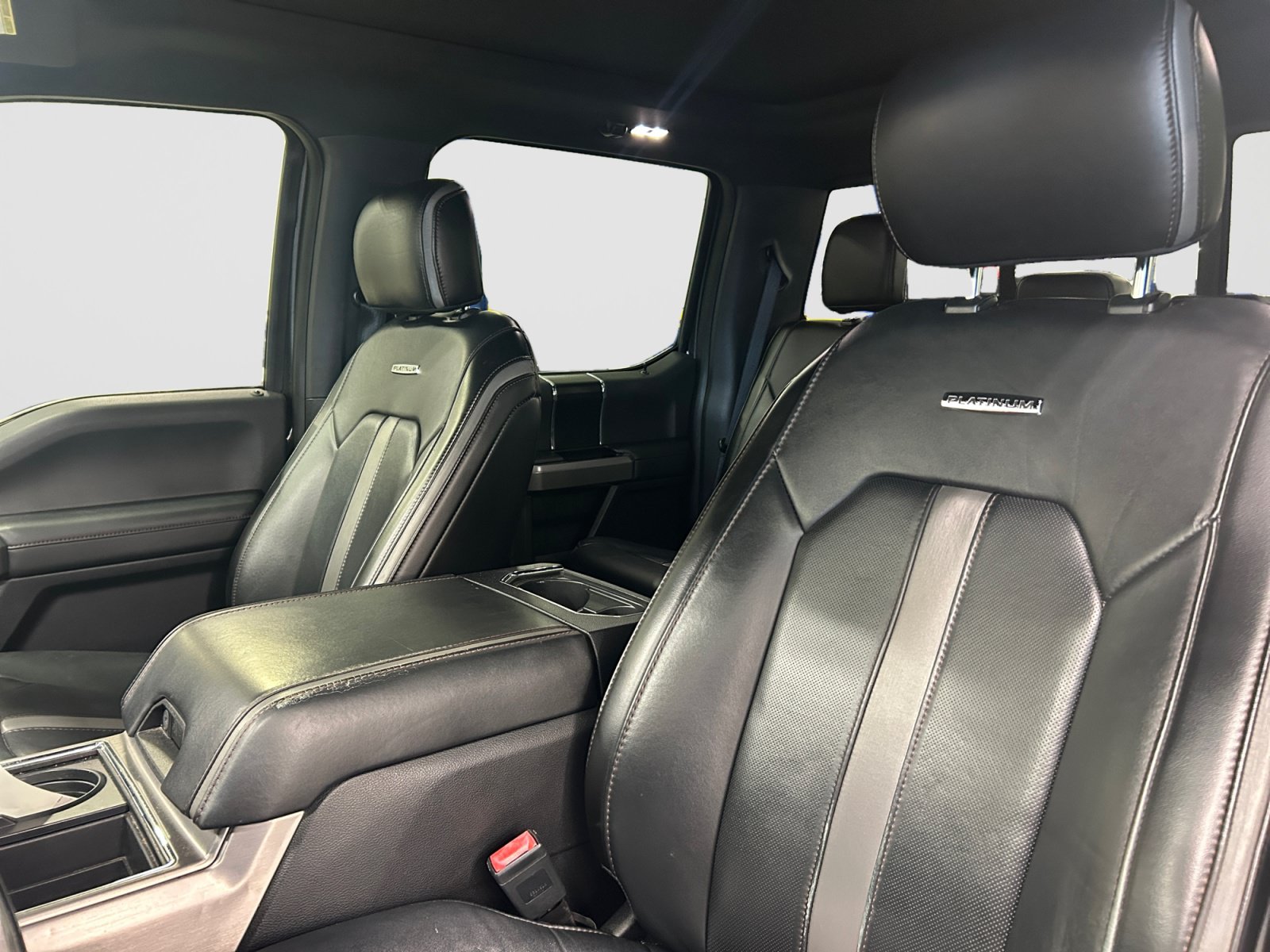 Certified 2018 Ford F350 Platinum w/ Platinum Ultimate Package AWD/4WD image 10