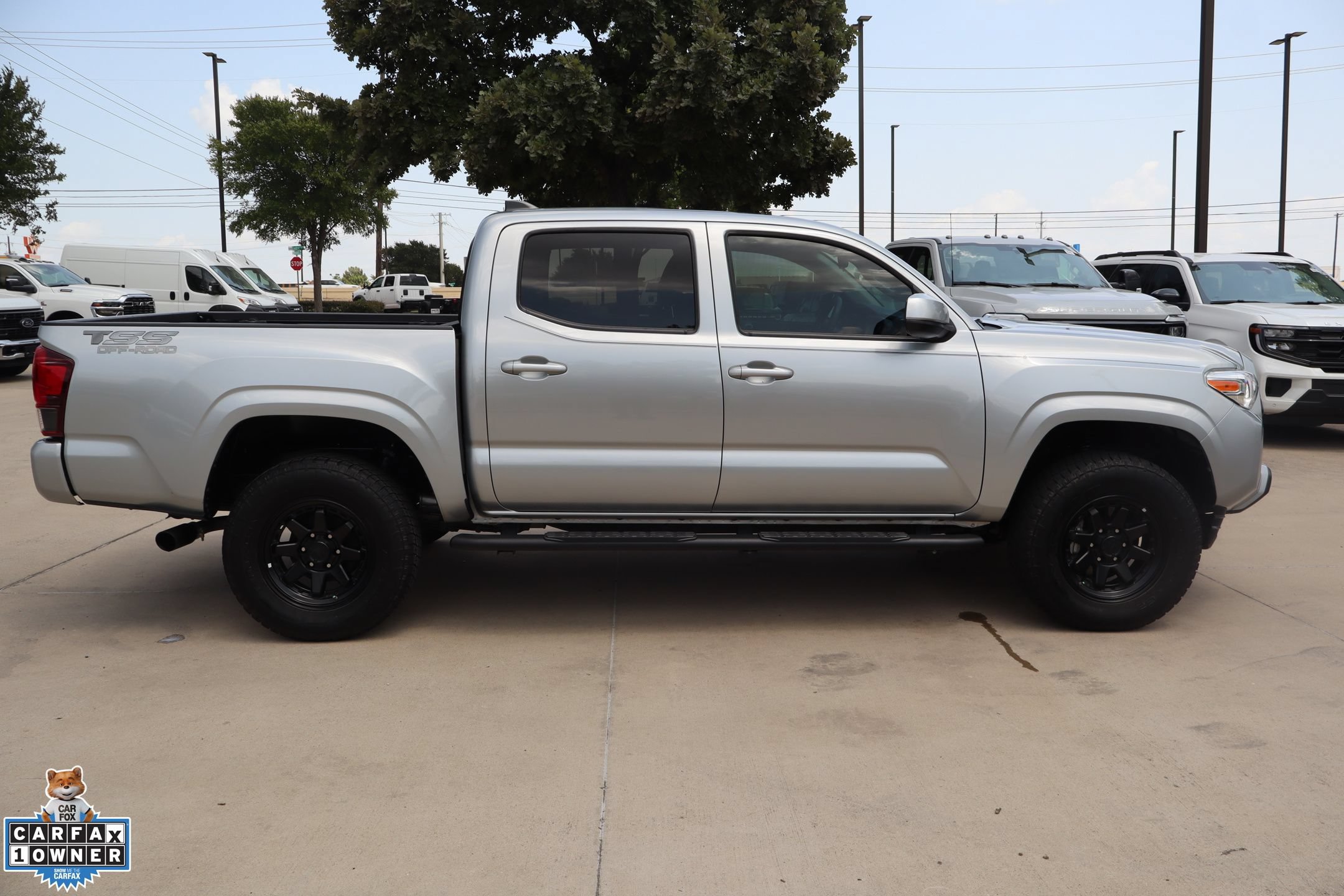 Used 2023 Toyota Tacoma SR AWD/4WD image 2