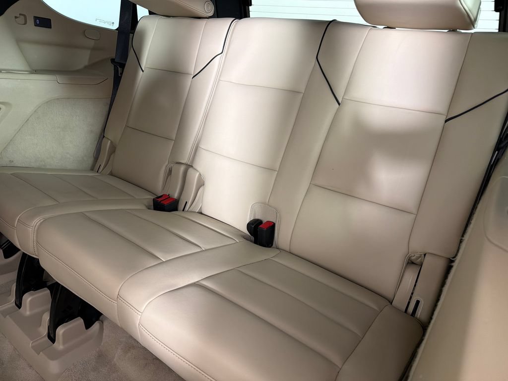 Used 2024 Cadillac Escalade Premium Luxury AWD/4WD image 22