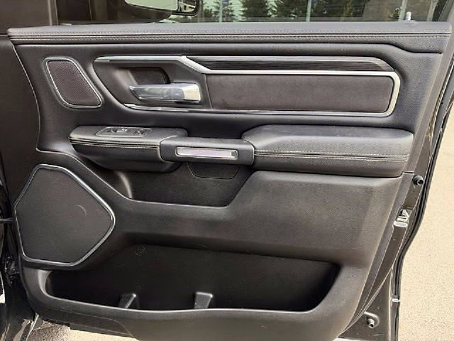 Used 2024 RAM 1500 Laramie AWD/4WD image 19