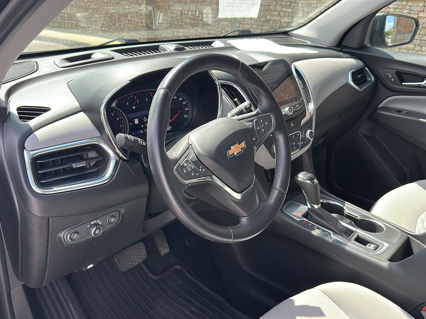 Used 2021 Chevrolet Equinox LT FWD image 10