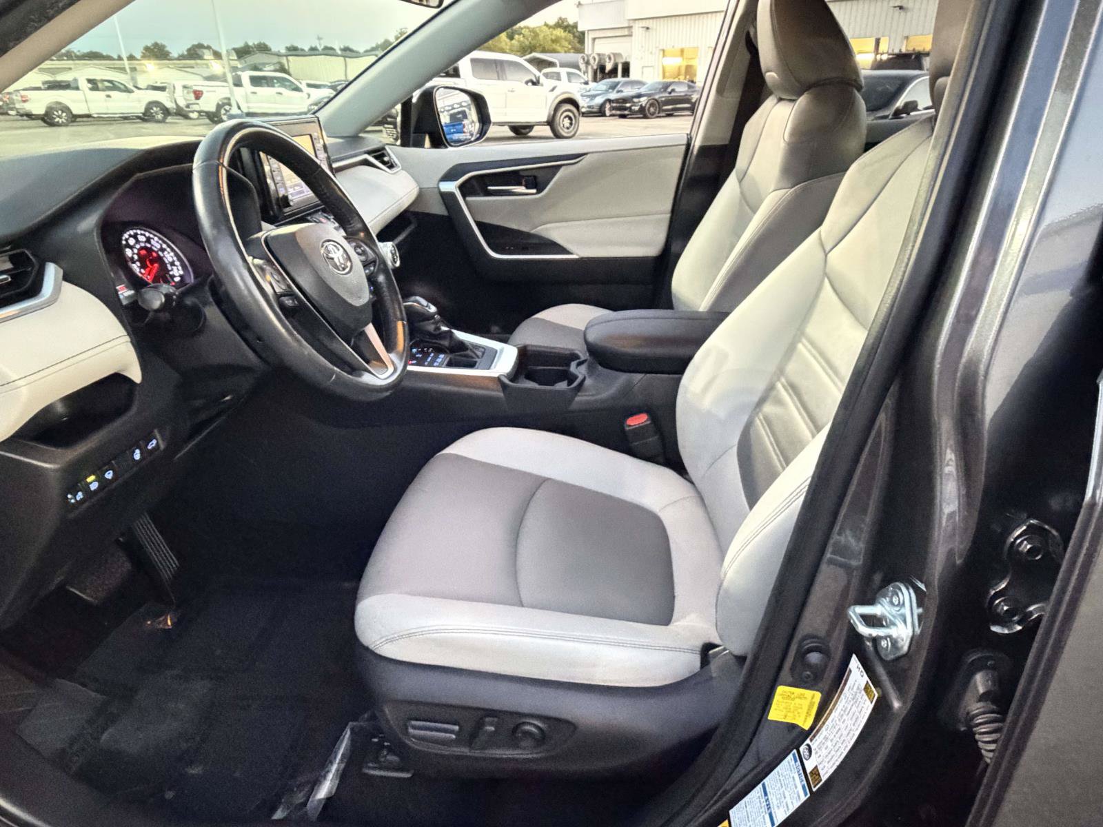 Used 2019 Toyota RAV4 XLE Premium w/ Cold Weather Package AWD/4WD image 22