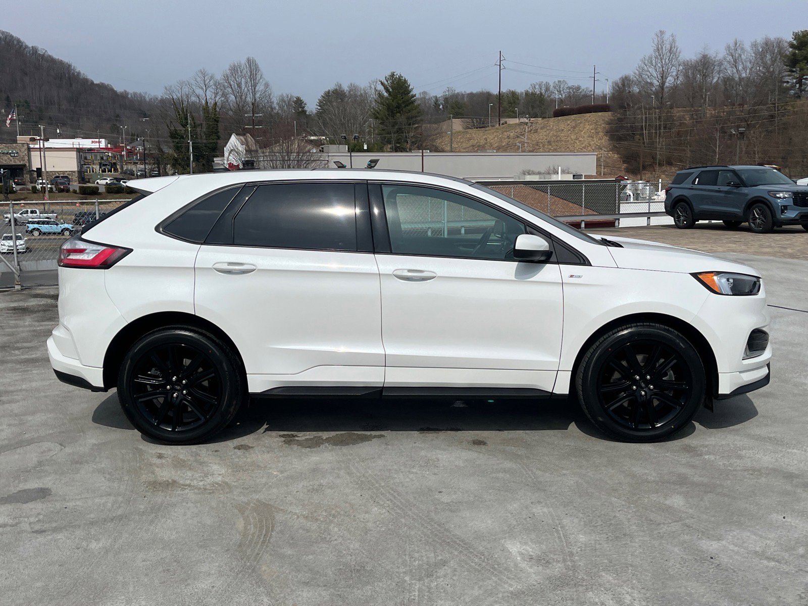 Certified 2024 Ford Edge ST-Line image 2