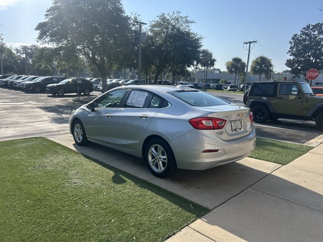 Used 2017 Chevrolet Cruze LT w/ Convenience Package FWD image 7