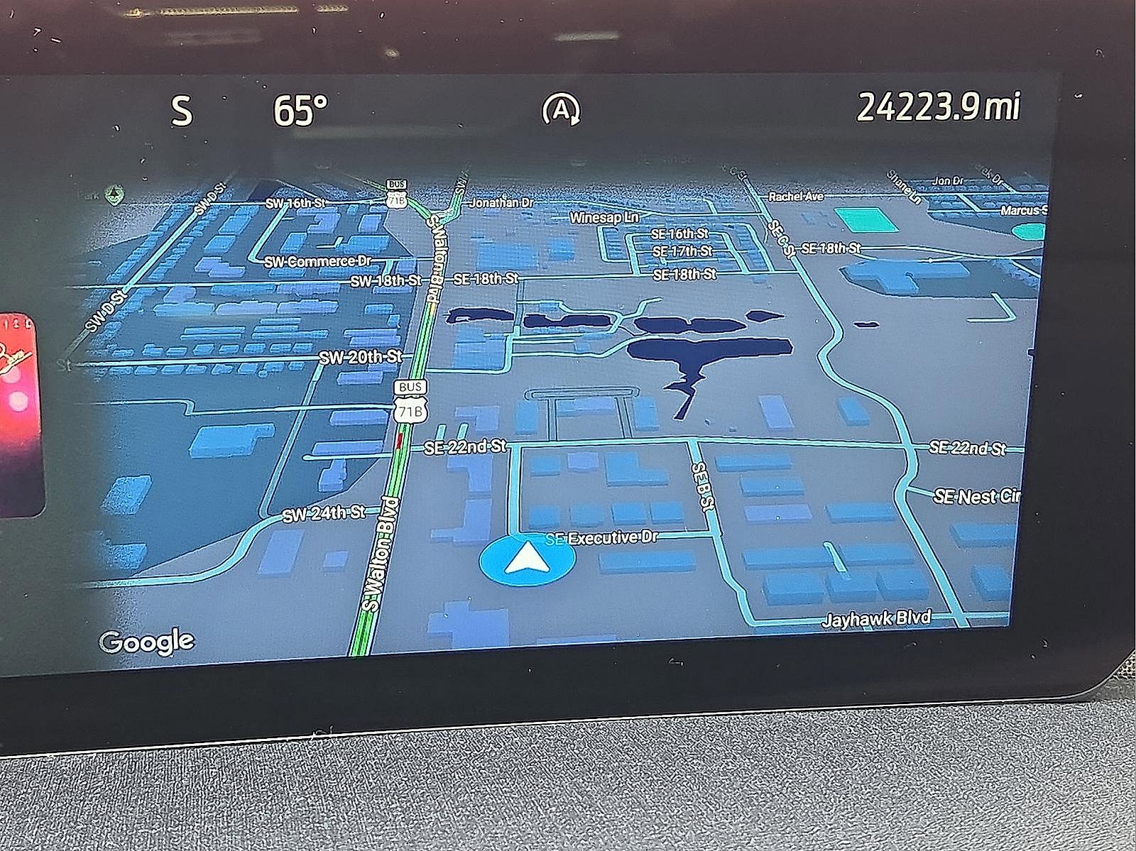 Certified 2025 Ford Expedition Active image 18